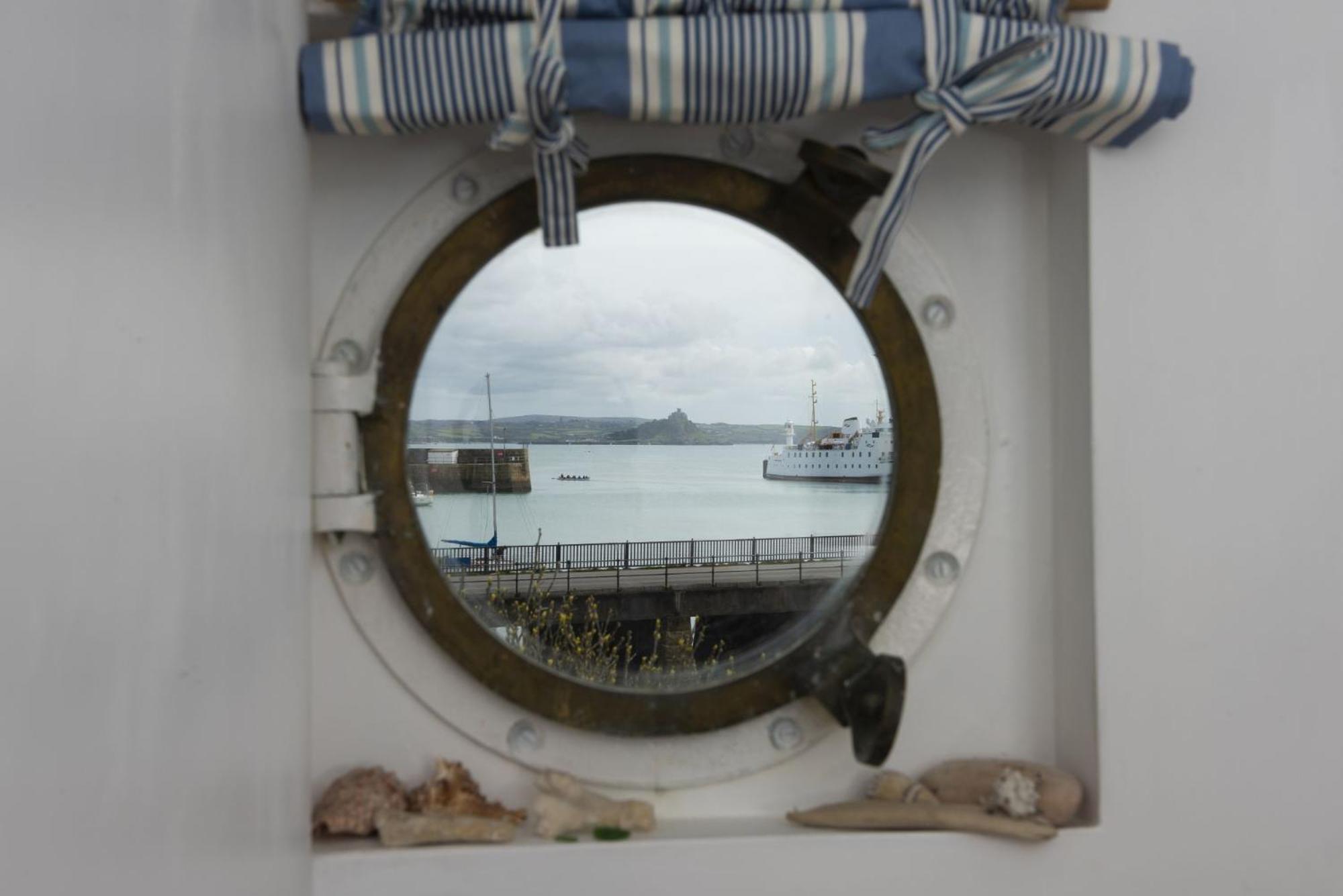 Ship Ashore *